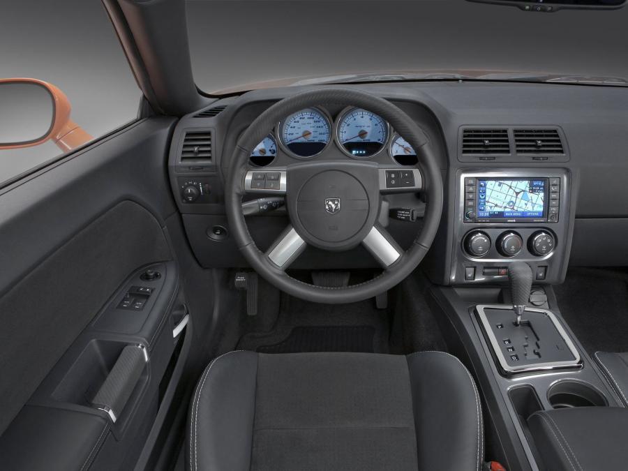  Dodge Challenger SRT8 2008 года  (фото 14 из 356)